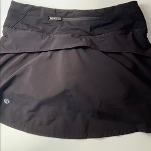 Lululemon “Play Off The Pleats” skirt- Size 2